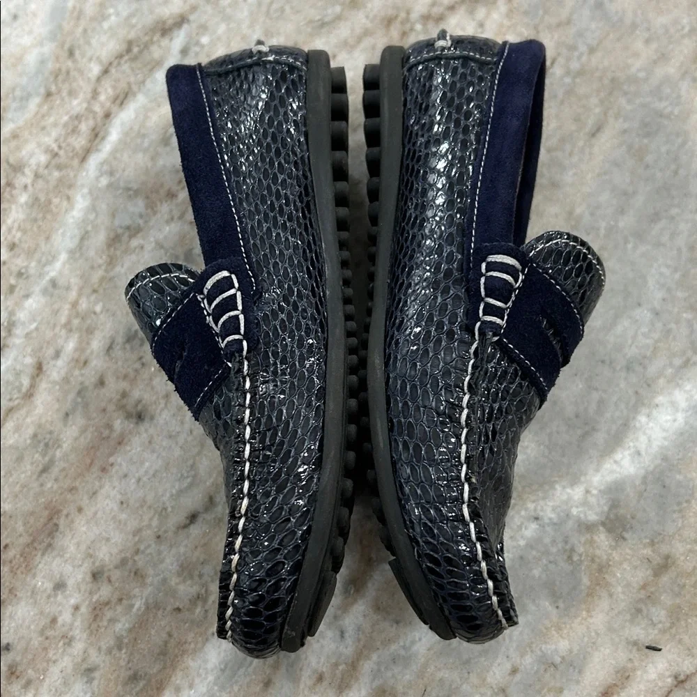 Dar2 Leather Moccasin Style Penny Loafer Shoes size 33 kids blue patent